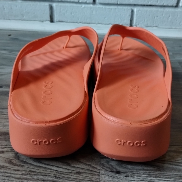 Crocs Getaway Platform Bright Orange Flip Flops Sandals Womens Size 11 - Picture 3 of 5